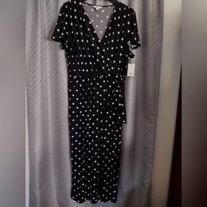 Croft & Barrow Black and White V-Neck Jumpsuit